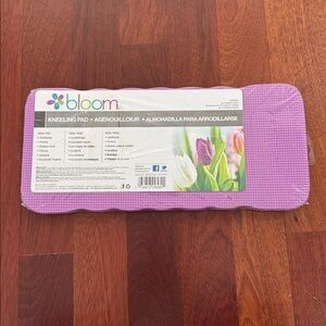 Bloom Lavender Garden Kneeling Pad